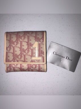 AUTHENTIC WITH COA Christian Dior
Trotter bifold wallet from the early 2000s
